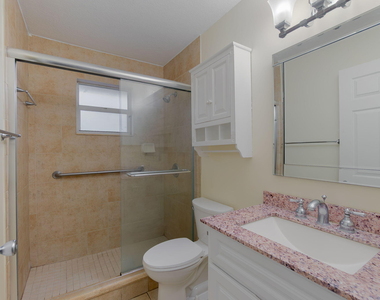622 Lytle Street - Photo Thumbnail 10