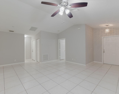 622 Lytle Street - Photo Thumbnail 7
