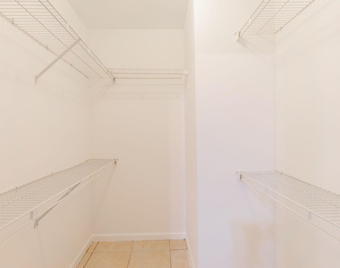 622 Lytle Street - Photo Thumbnail 23