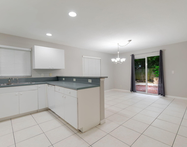 622 Lytle Street - Photo Thumbnail 14