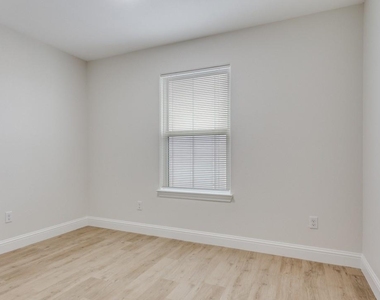 8004 Julie Avenue - Photo Thumbnail 4
