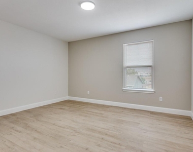 8004 Julie Avenue - Photo Thumbnail 5