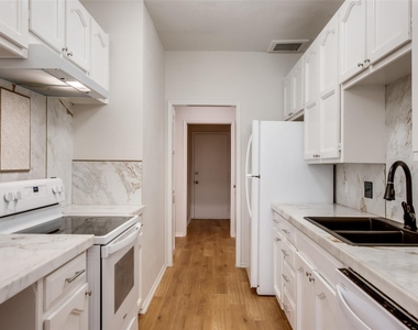 510 Norwood Place - Photo Thumbnail 4