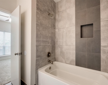 510 Norwood Place - Photo Thumbnail 12