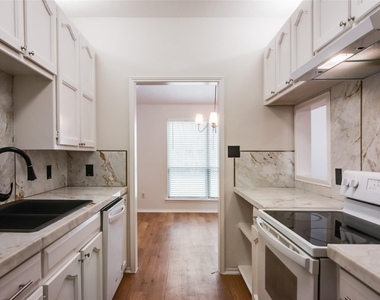 510 Norwood Place - Photo Thumbnail 6