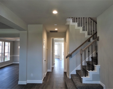 7904 Kettlewood Court - Photo Thumbnail 2