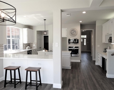 7904 Kettlewood Court - Photo Thumbnail 10