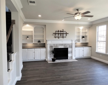 7904 Kettlewood Court - Photo Thumbnail 6