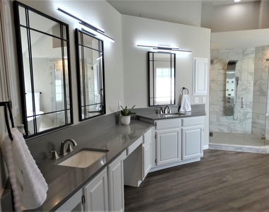 7904 Kettlewood Court - Photo Thumbnail 25