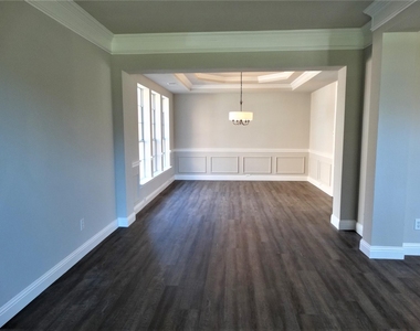7904 Kettlewood Court - Photo Thumbnail 3