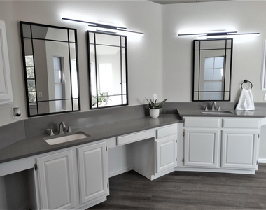 7904 Kettlewood Court - Photo Thumbnail 28
