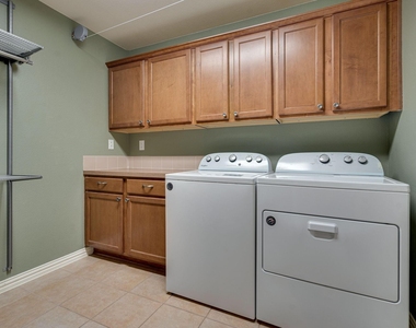 9600 Colbert Cove - Photo Thumbnail 12