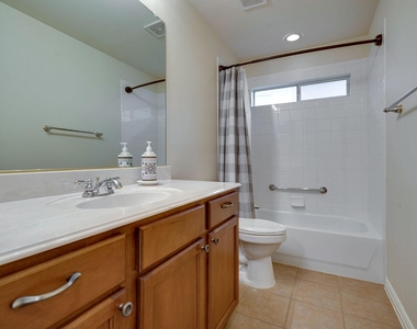 9600 Colbert Cove - Photo Thumbnail 21