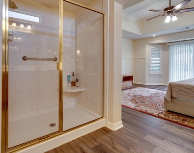 9600 Colbert Cove - Photo Thumbnail 18