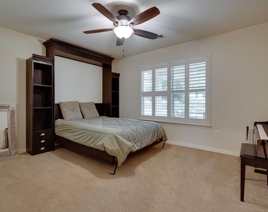 9600 Colbert Cove - Photo Thumbnail 20