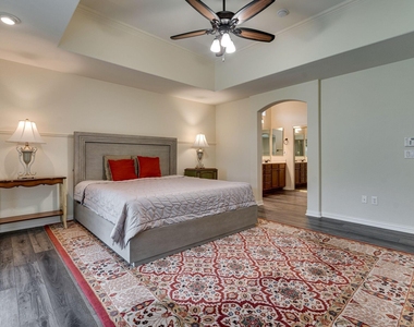 9600 Colbert Cove - Photo Thumbnail 15