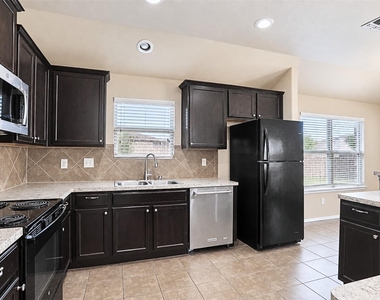 1213 Lambert Drive - Photo Thumbnail 5