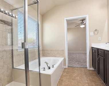 1213 Lambert Drive - Photo Thumbnail 8