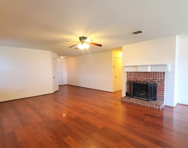 7536 Almondale Drive - Photo Thumbnail 3
