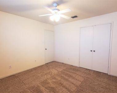 7536 Almondale Drive - Photo Thumbnail 15