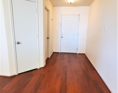7536 Almondale Drive - Photo Thumbnail 2