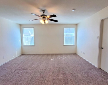 7536 Almondale Drive - Photo Thumbnail 8