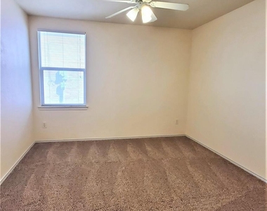 7536 Almondale Drive - Photo Thumbnail 11