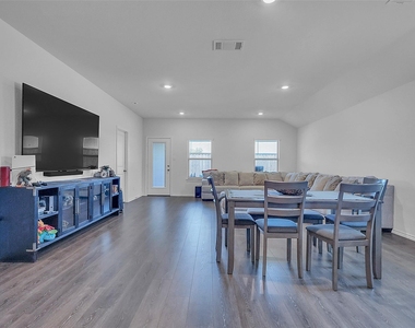 1208 Community Way - Photo Thumbnail 5