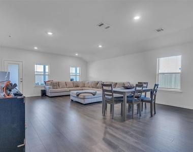 1208 Community Way - Photo Thumbnail 4