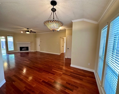 7109 Stoddard Lane - Photo Thumbnail 6