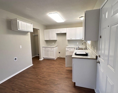 441 Signal Hill Court N - Photo Thumbnail 3