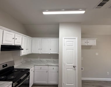 7214 Sierra Way - Photo Thumbnail 12