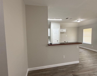 7214 Sierra Way - Photo Thumbnail 10