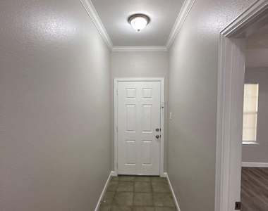 7214 Sierra Way - Photo Thumbnail 3