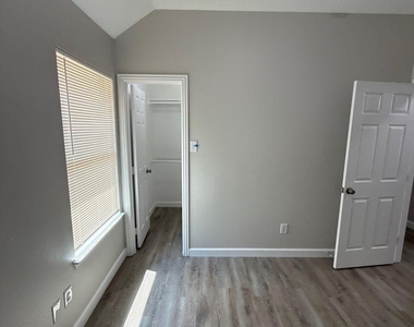 7214 Sierra Way - Photo Thumbnail 21