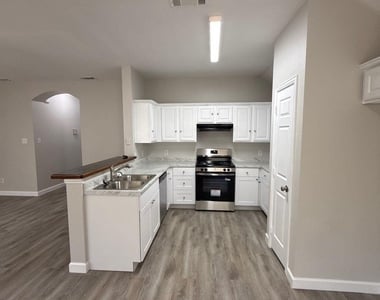 7214 Sierra Way - Photo Thumbnail 11
