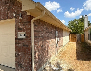 7214 Sierra Way - Photo Thumbnail 2
