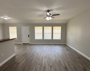 7214 Sierra Way - Photo Thumbnail 8