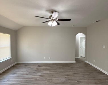 7214 Sierra Way - Photo Thumbnail 7