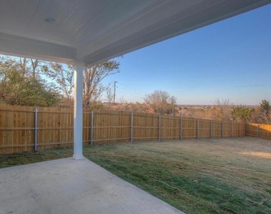 325 Hillcroft Road - Photo Thumbnail 6