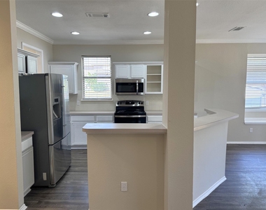3204 Windridge Lane - Photo Thumbnail 8