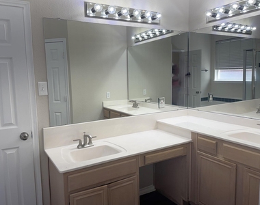 3204 Windridge Lane - Photo Thumbnail 16