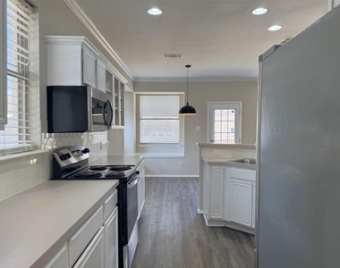 3204 Windridge Lane - Photo Thumbnail 9
