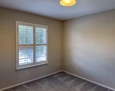 3204 Windridge Lane - Photo Thumbnail 25