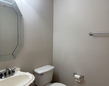 3204 Windridge Lane - Photo Thumbnail 5