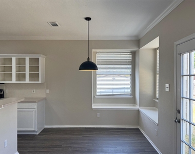 3204 Windridge Lane - Photo Thumbnail 6