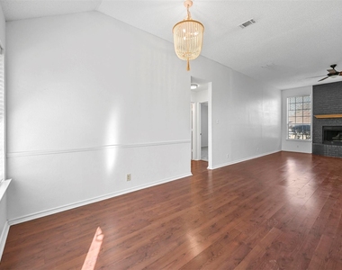 2114 Lattimore Street - Photo Thumbnail 3