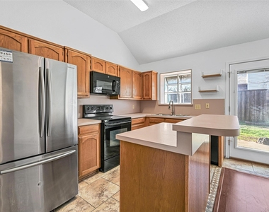 2114 Lattimore Street - Photo Thumbnail 5
