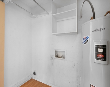2708 Oak Grove Drive - Photo Thumbnail 7