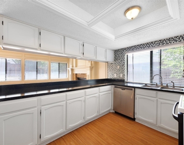 2708 Oak Grove Drive - Photo Thumbnail 18